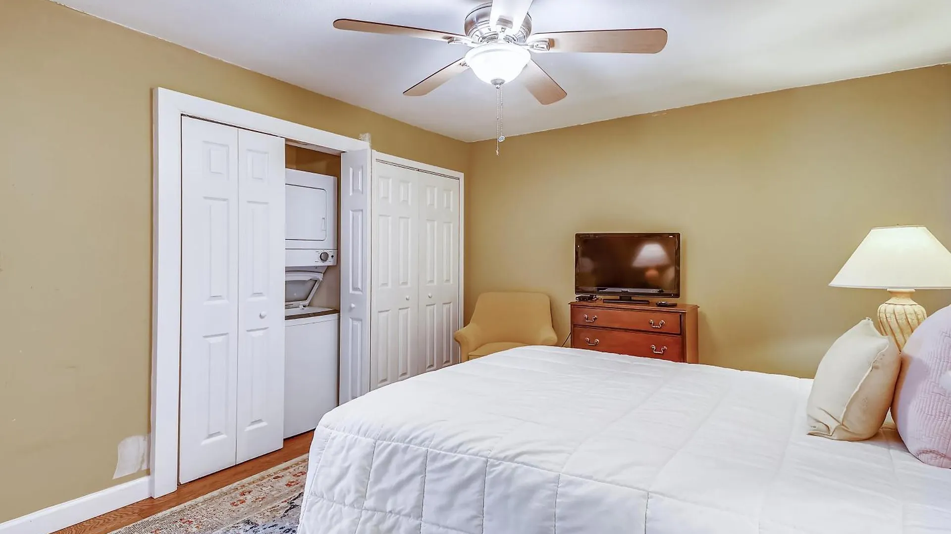 Dolphin Point 202C- By Holiday Isle Properties Destin Apartment