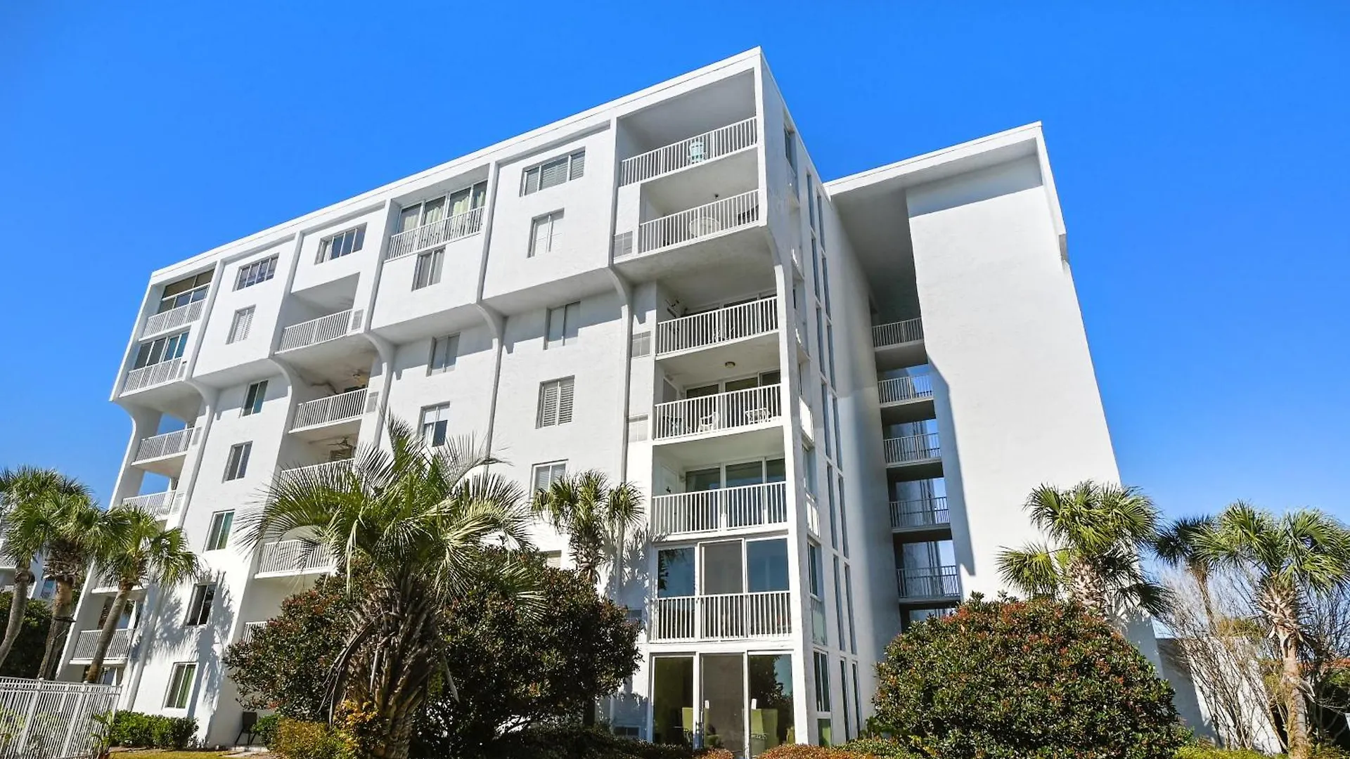 Dolphin Point 202C- By Holiday Isle Properties Destin Apartment