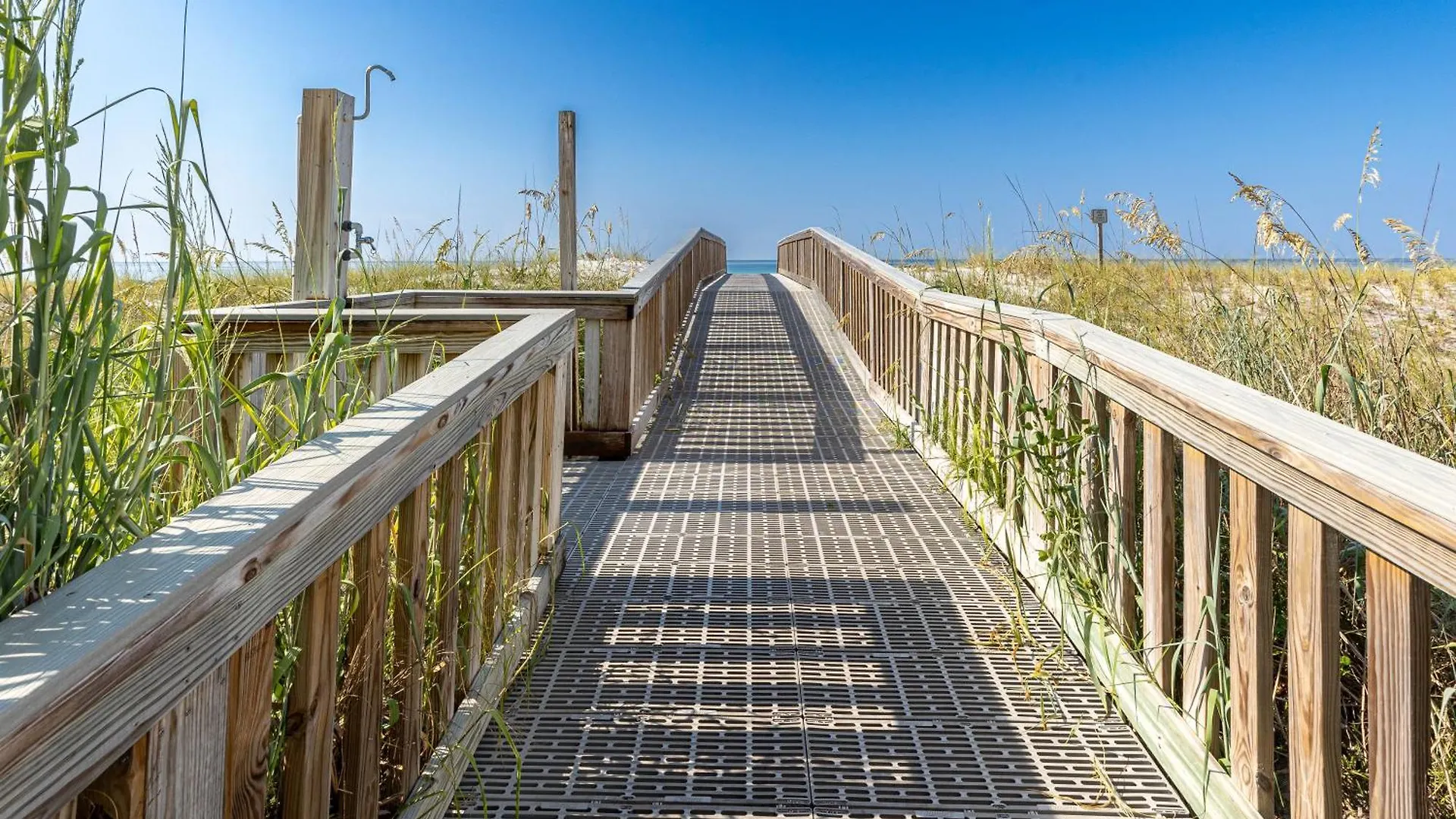 Apartment Dolphin Point 202C- By Holiday Isle Properties Destin