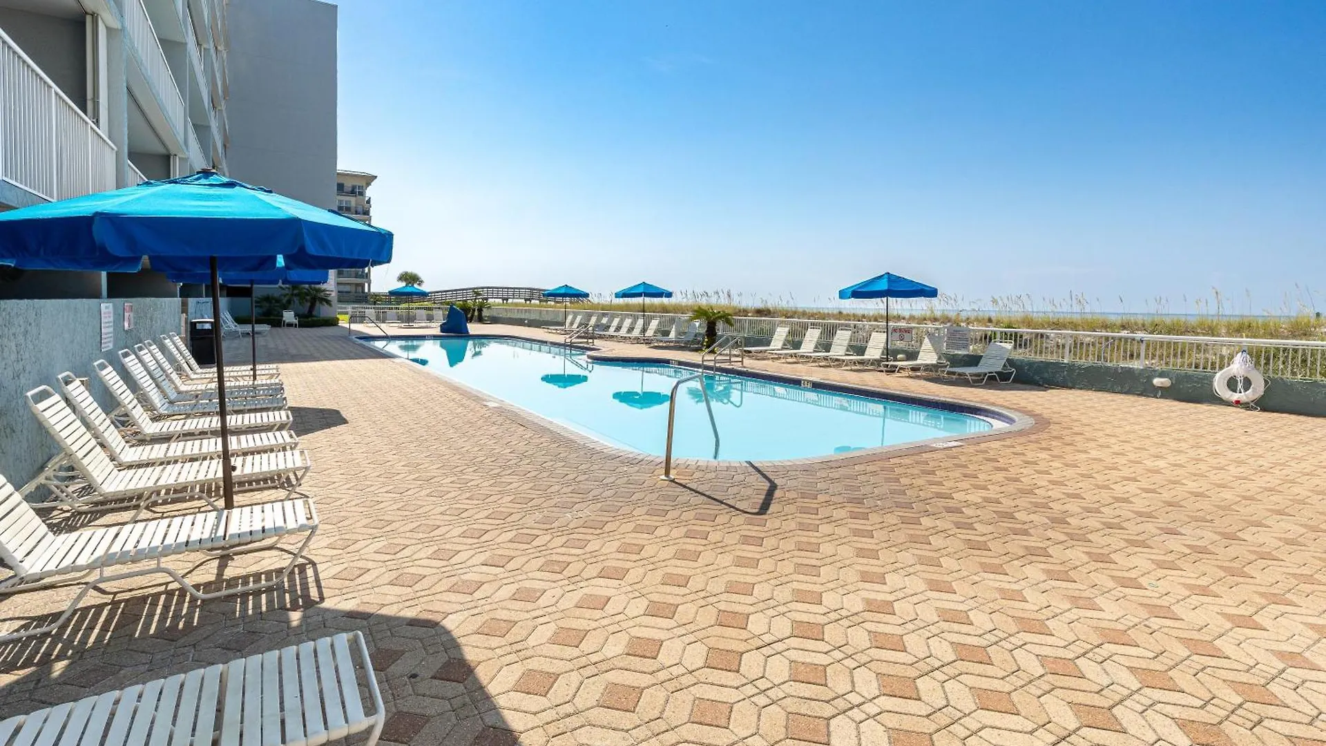 Dolphin Point 202C- By Holiday Isle Properties Destin Apartment