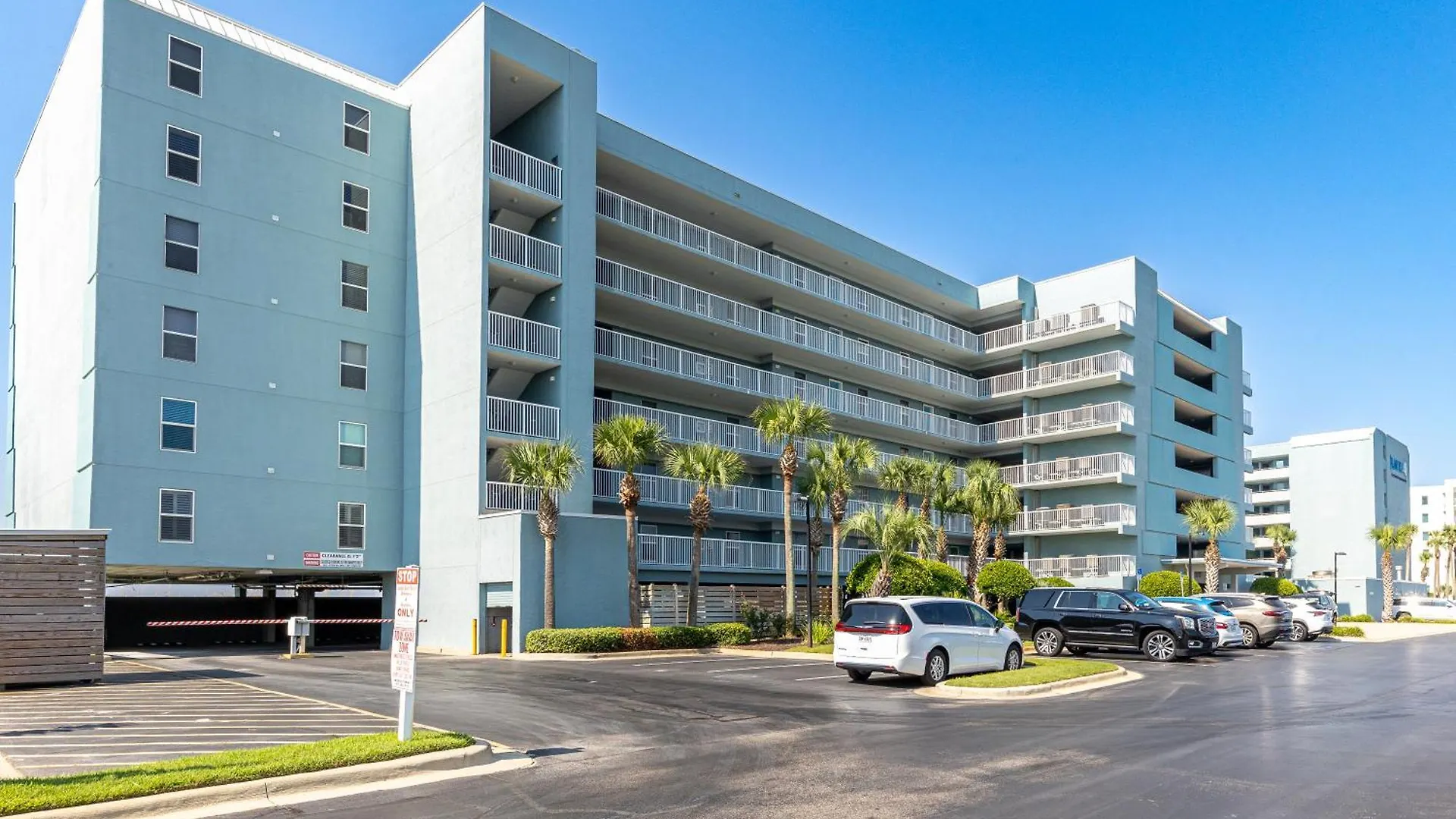 Apartment Dolphin Point 202C- By Holiday Isle Properties Destin