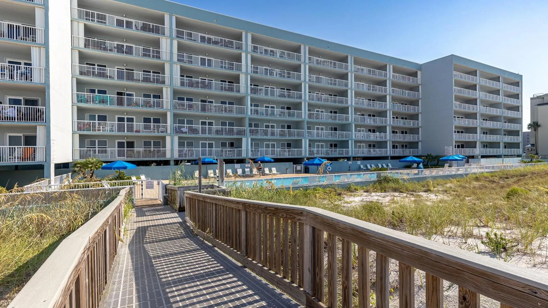 Apartment Dolphin Point 202C- By Holiday Isle Properties Destin